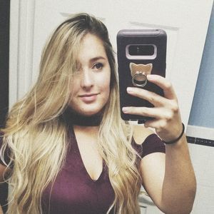 Meet your Posher, Yessica